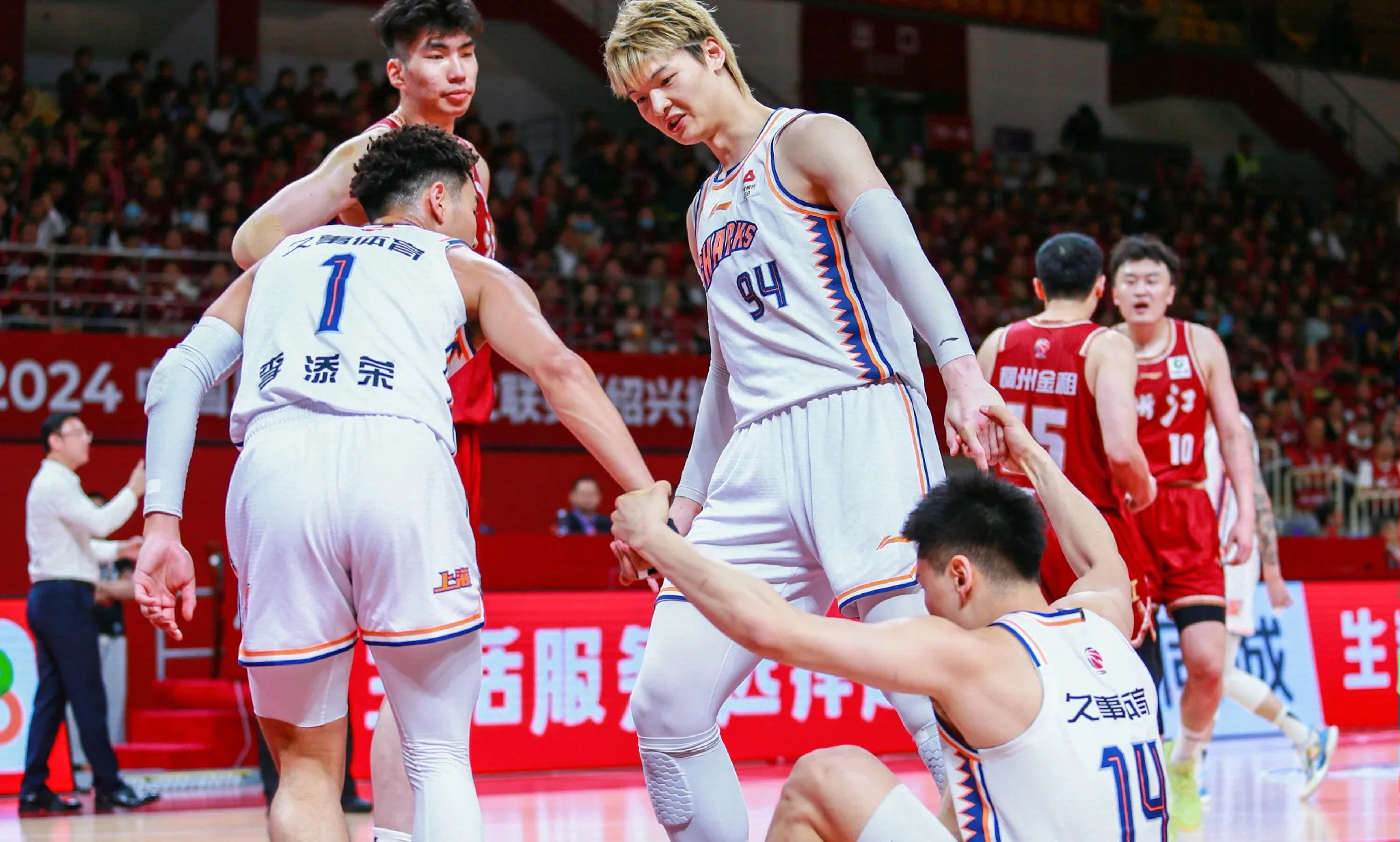 上海队再胜广东男篮,保持联赛战绩的简单介绍 上海队再胜广东男篮,保持联赛战绩的简单介绍