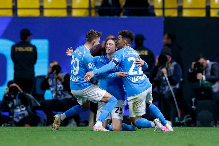 那不勒斯在对阵博洛尼亚的比赛中大胜 那不勒斯在对阵博洛尼亚的比赛中大胜