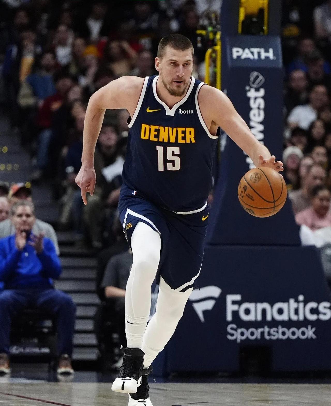 关于太阳胜掘金,布克火力全开单节砍17分的信息 关于太阳胜掘金,布克火力全开单节砍17分的信息