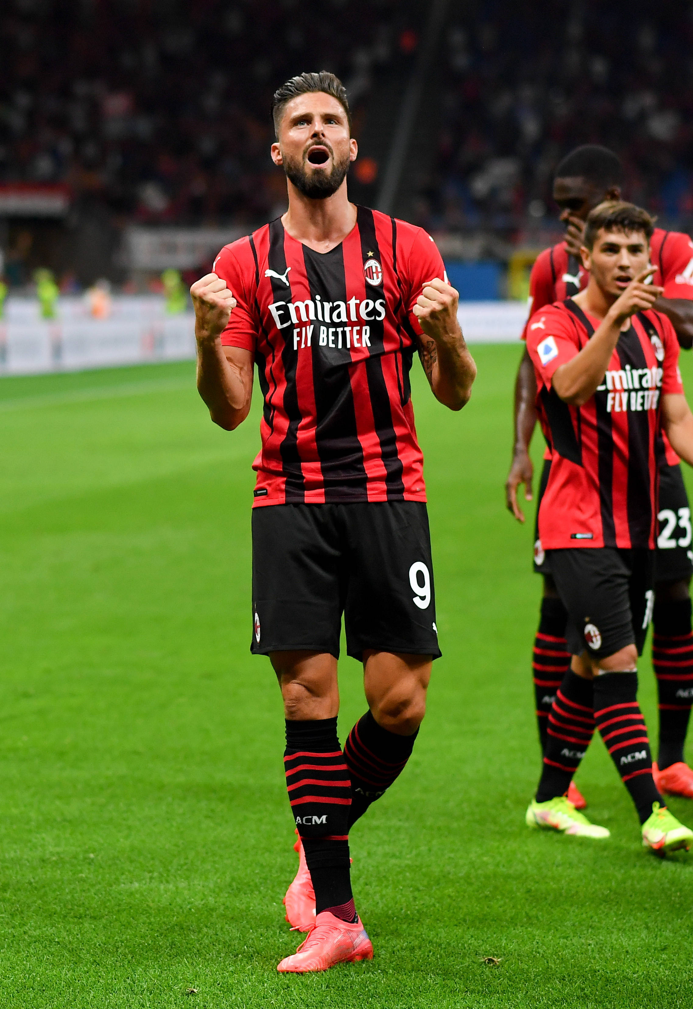 意甲联赛大战:AC米兰成功击败对手 意甲联赛大战:AC米兰成功击败对手