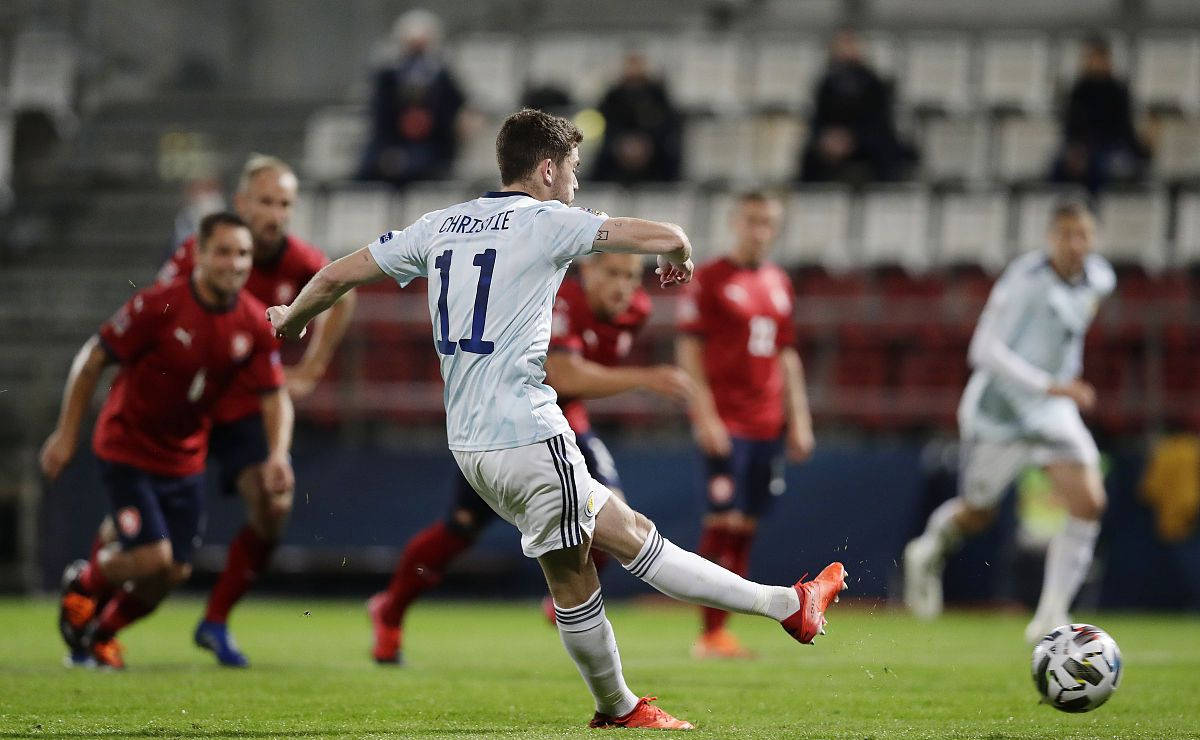 爱尔兰队大胜斯洛伐克,晋级下一轮 爱尔兰队大胜斯洛伐克,晋级下一轮