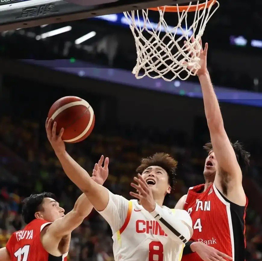 男子篮球比赛惊险拼杀中国队小胜对手 男子篮球比赛惊险拼杀中国队小胜对手