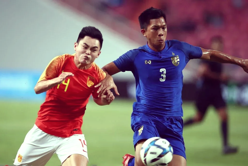 泰国队迎战挑战,坚守赛场 泰国队迎战挑战,坚守赛场