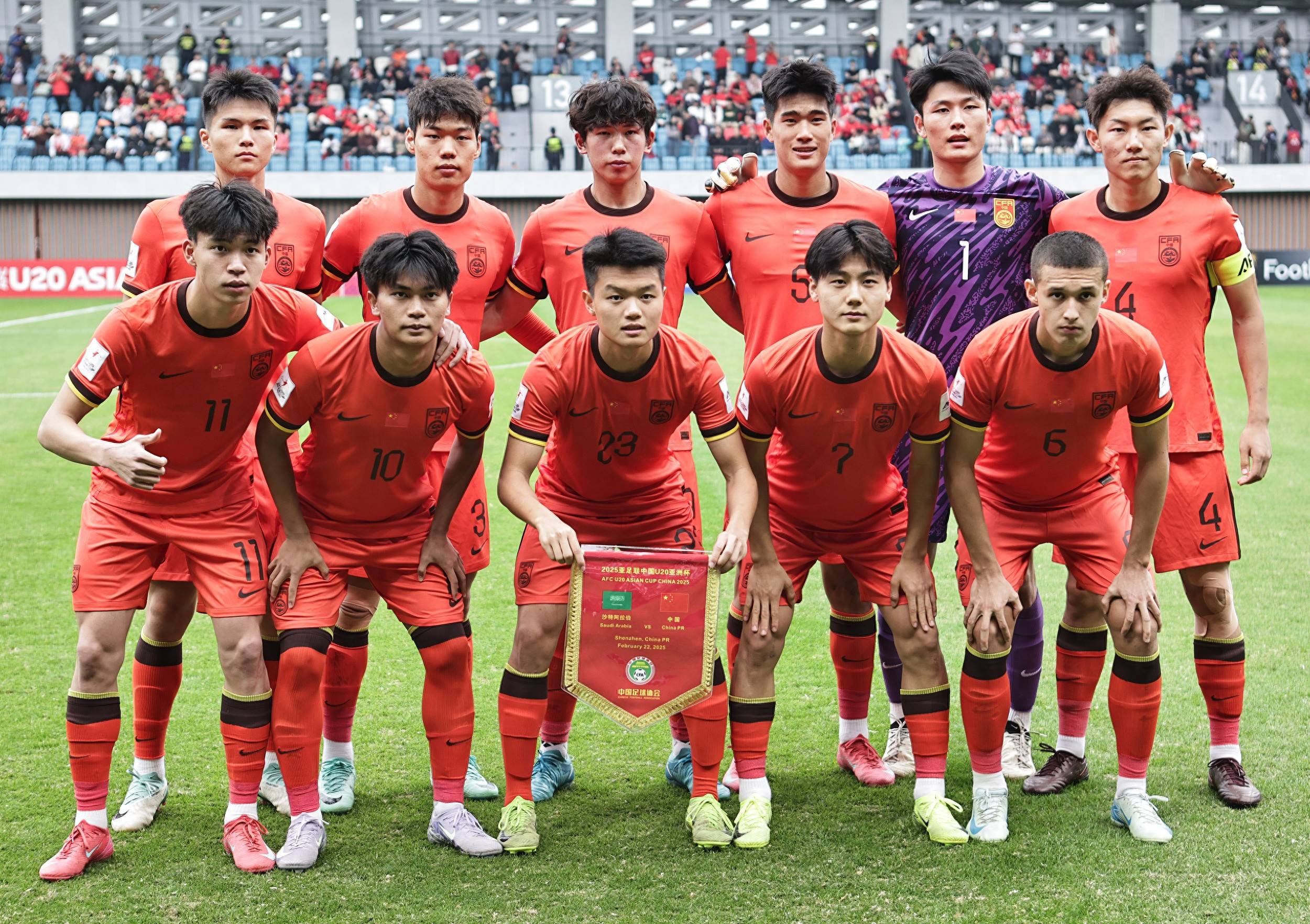 热门球队迎战实力强劲对手,激烈角逐 热门球队迎战实力强劲对手,激烈角逐