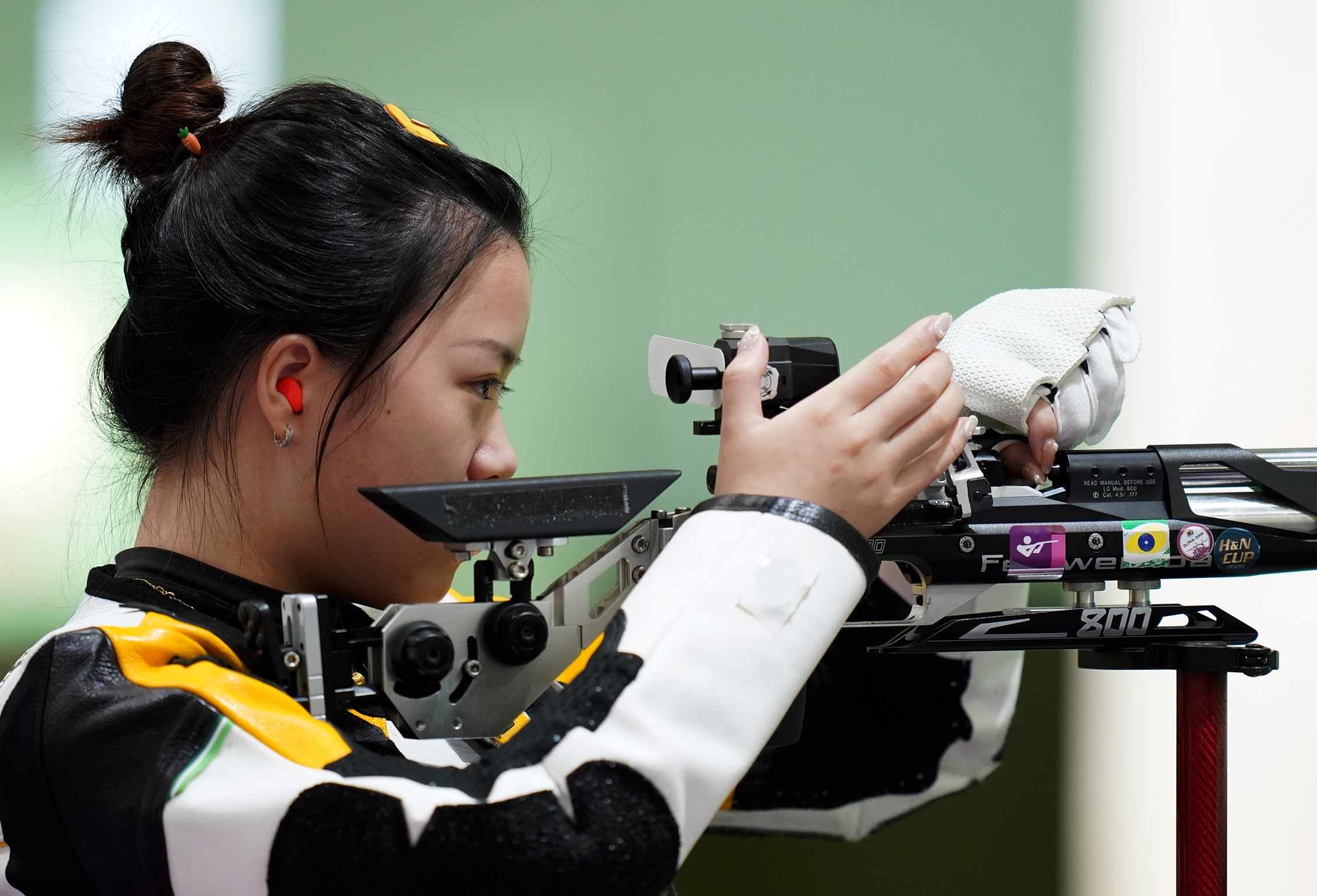 哥伦比亚射击选手稳中求胜，一招制胜的简单介绍