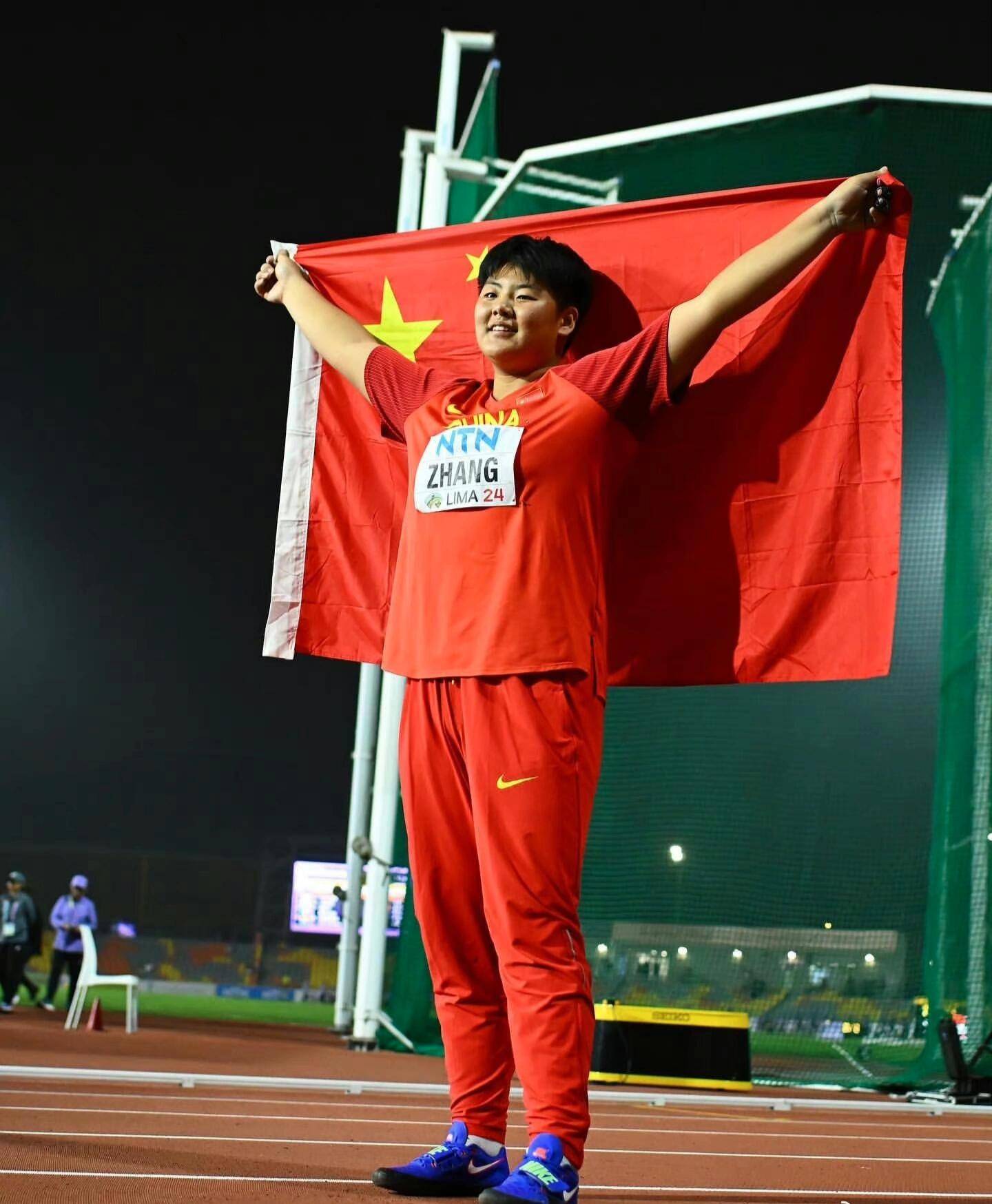 精神奋发的球员在比赛中大放异彩的简单介绍