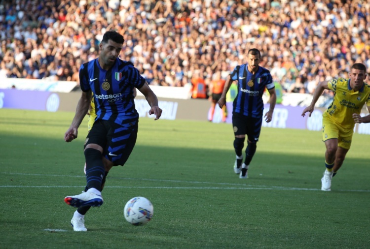 包含国际米兰前锋受伤，恐缺席关键角逐的词条