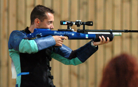 日本选手在射击项目中刷新世界纪录