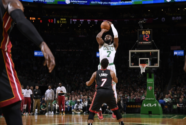 热火大逆转!奥拉迪波砍下关键一球,球队绝杀的简单介绍 热火大逆转!奥拉迪波砍下关键一球,球队绝杀的简单介绍